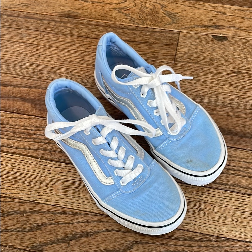 Vans Light Blue Sneakers with White Flower Lace holders
